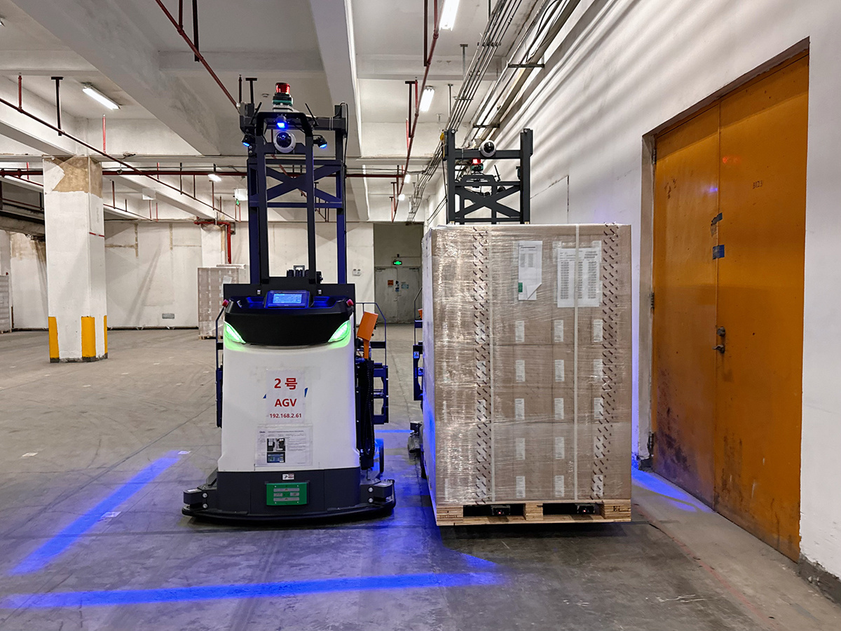 最适合仓库的自动托盘搬运车